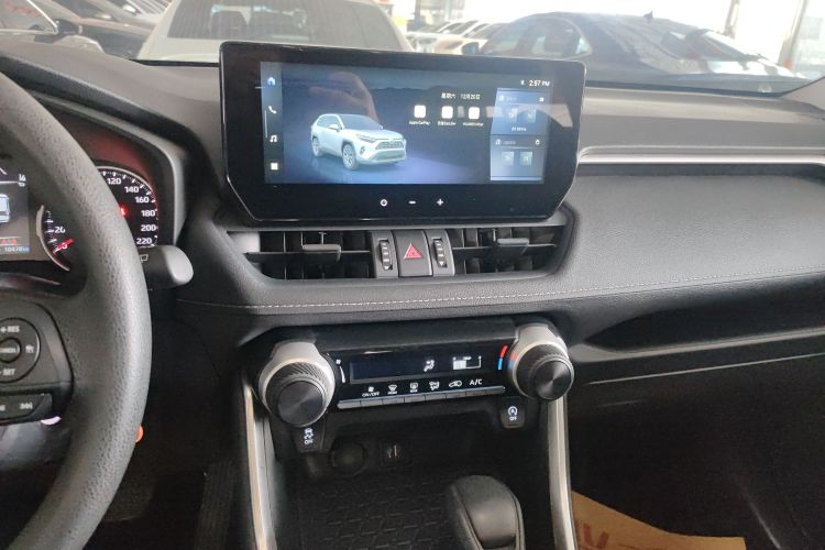 丰田 RAV4荣放 2024款 2.0L CVT两驱都市版中控内饰16