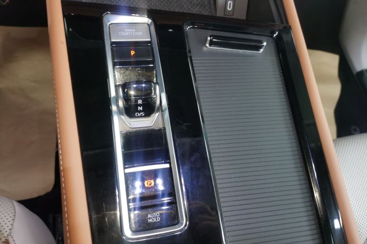 大众 途昂 2021款 330TSI 两驱尊崇豪华版局部细节18