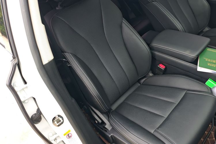 比亚迪 唐 2018款 2.0T 自动智联尊悦型 7座 国V局部细节41