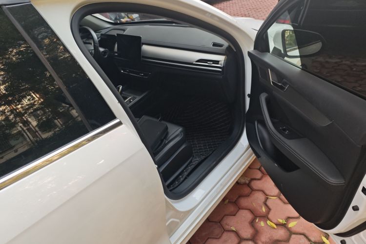 比亚迪 秦Pro 2020款 超越版 1.5TI 自动尊贵型局部细节9005