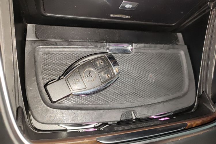 奔驰S级 2014款 S 500 L中控内饰11