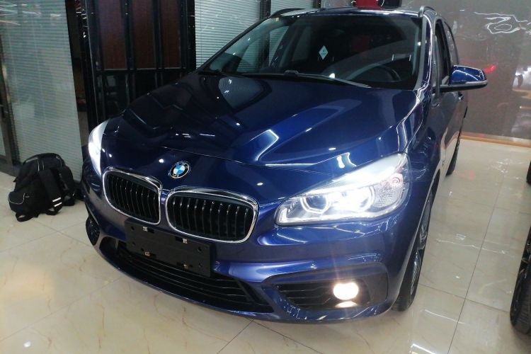 宝马2系旅行车 2016款 218i 运动设计套装车身外观6001