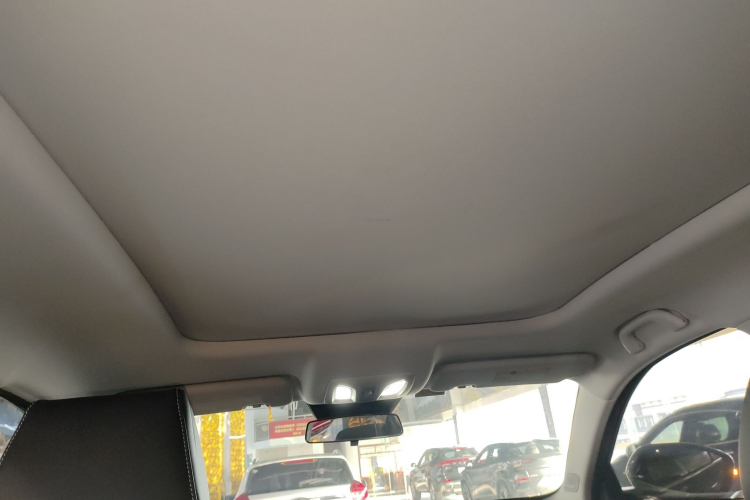 长安UNI-K 2023款 2.0T 两驱悦尚型中控内饰22