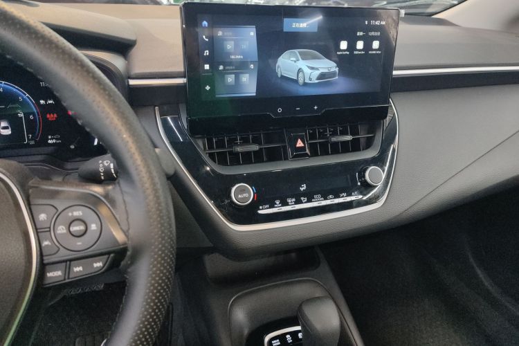 丰田 卡罗拉 2023款 1.8L 智能电混双擎 先锋版中控内饰16