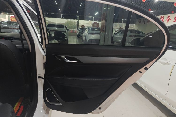 吉利汽车 帝豪 2021款 UP 1.5L CVT舒适型中控内饰45