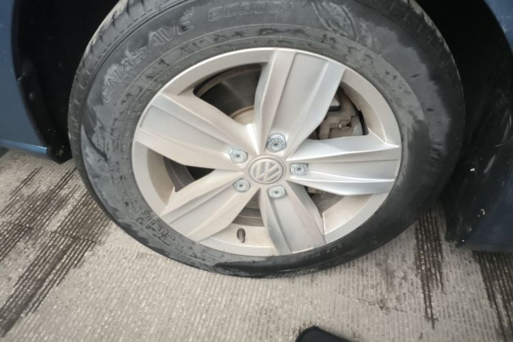 大众 2018款 途安L 1.6L 手动风尚版车身外观10