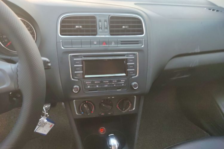 大众 Polo 2014款 1.6L 自动舒适版中控内饰16