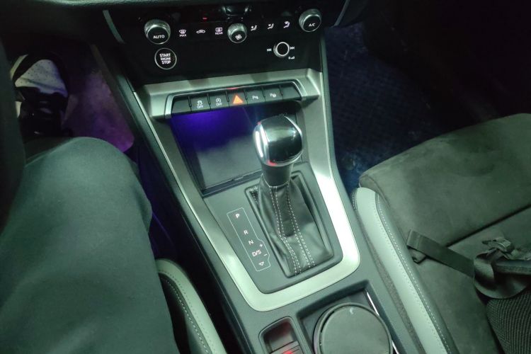 奥迪Q3 2021款 35 TFSI 时尚动感型中控内饰18