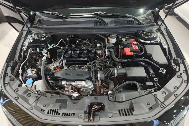 本田 雅阁 2023款 260TURBO 智享版机舱底盘24