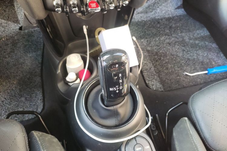 MINI 2020款 1.5T COOPER 艺术家中控内饰18