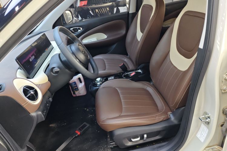 五菱汽车 五菱缤果 2023款 333km 灵犀互联+款中控内饰19