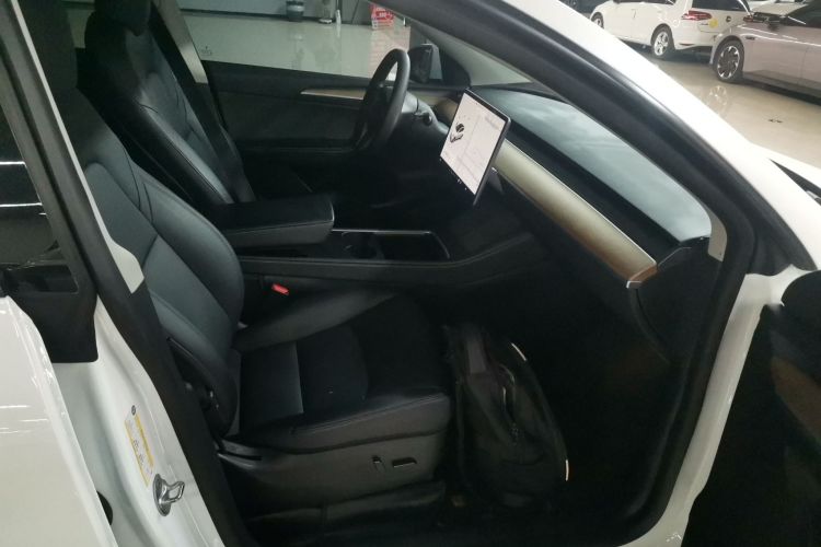 特斯拉 Model Y 2021款 标准续航后驱版局部细节41