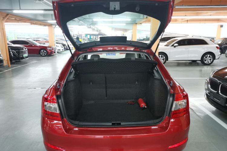 斯柯达 明锐 2015款 1.6L 自动逸俊版机舱底盘23