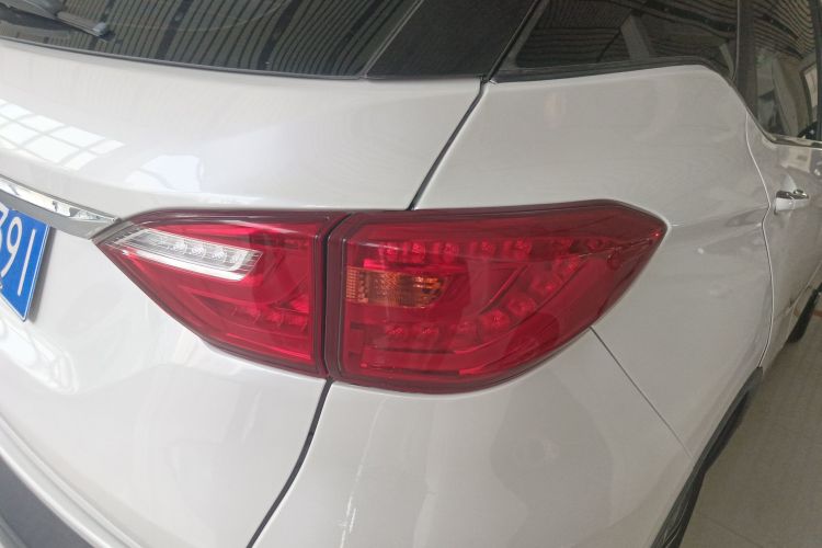 汉腾汽车 汉腾X5 2018款 1.5T CVT豪华版车身外观9