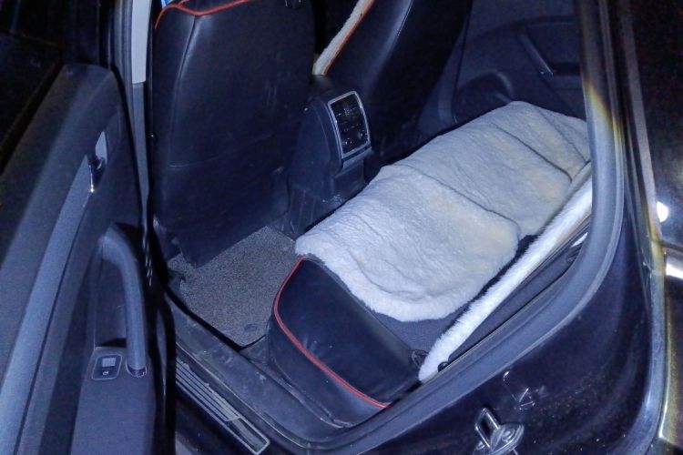 大众 帕萨特 2014款 1.8TSI DSG尊荣导航版中控内饰21