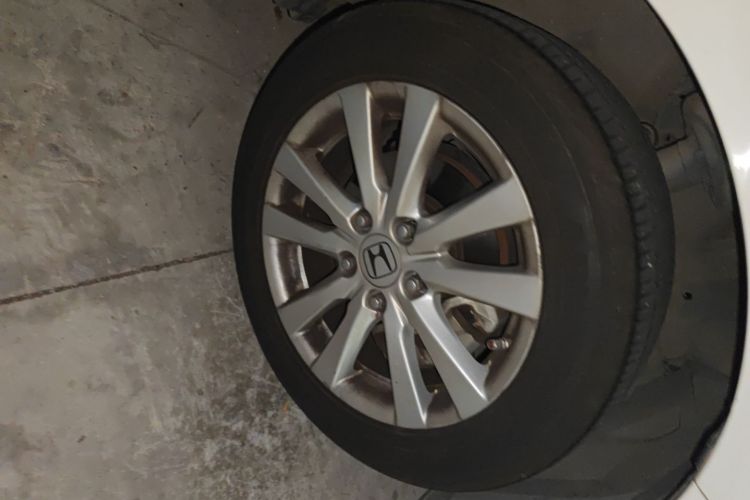 本田 思域 2014款 1.8L 手动舒适版车身外观10