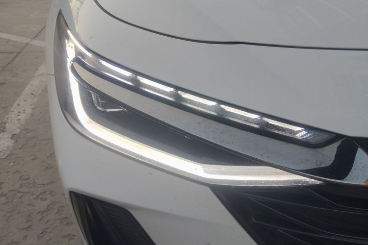 奇瑞 艾瑞泽8 2023款 高能版 2.0T DCT劲车身外观8