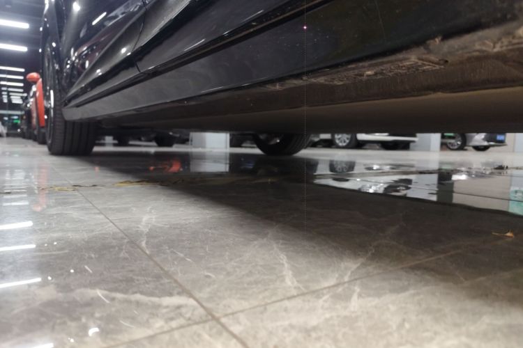 小米汽车 小米YU7 2025款 超长续航高性能四驱Max版局部细节9002