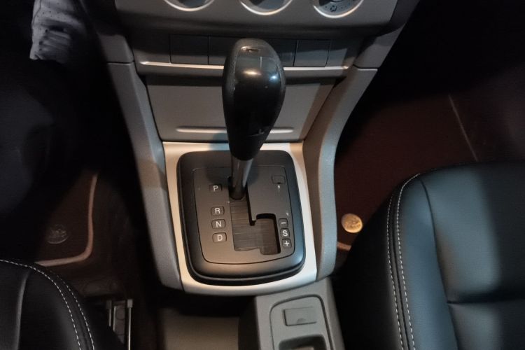 福特 福克斯 2013款 两厢经典 1.8L 自动基本型中控内饰18