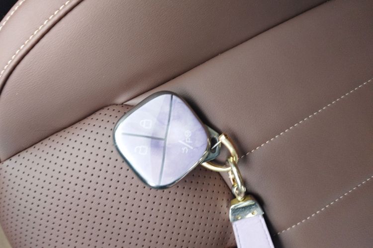 五菱汽车 五菱缤果 2023款 203km 舒享款中控内饰11