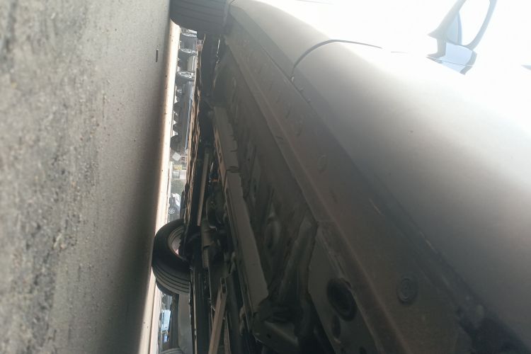 丰田 锋兰达 2023款 2.0L CVT精英版局部细节9002