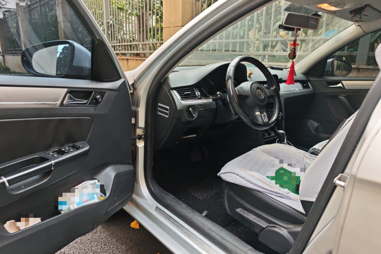 大众 宝来 2014款 1.6L 自动舒适型中控内饰20