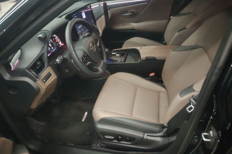 雷克萨斯ES 2025款 300h 臻享版局部细节19