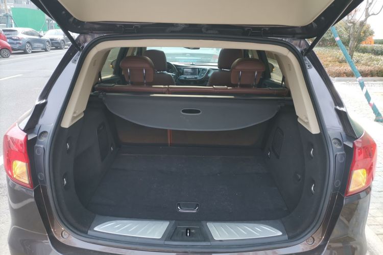 别克 昂科威 2017款 20T 两驱精英型机舱底盘23