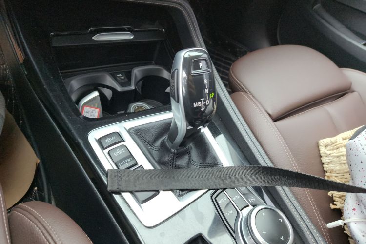 宝马1系 2023款 120i M运动曜夜版中控内饰18