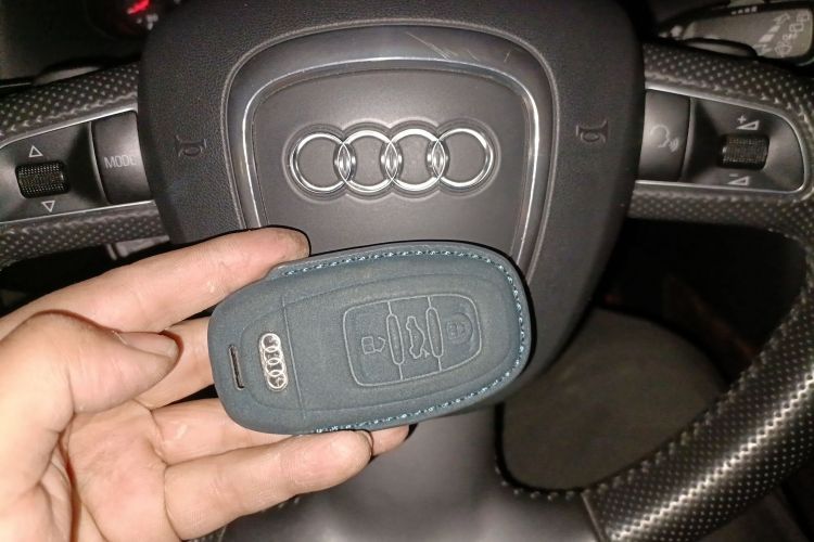 奥迪Q5 2011款 2.0TFSI 豪华型中控内饰7001