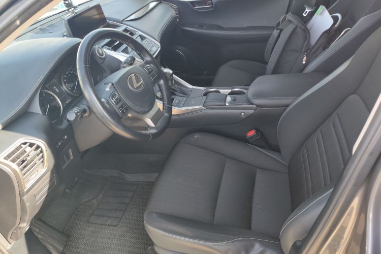 雷克萨斯NX 2020款 200 前驱 锋行版 国V中控内饰19