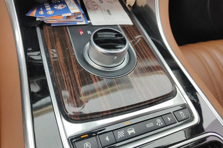 捷豹XF 2016款 XF 2.0T 两驱奢华版中控内饰18