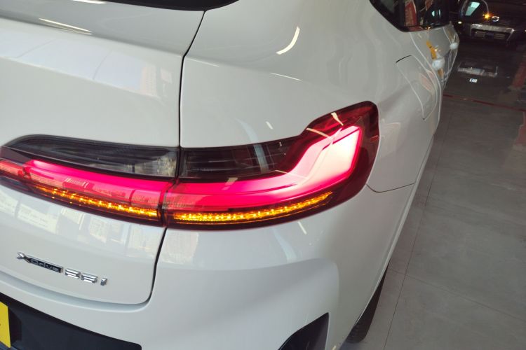 宝马X4 2022款 xDrive 25i M运动套装车身外观6006