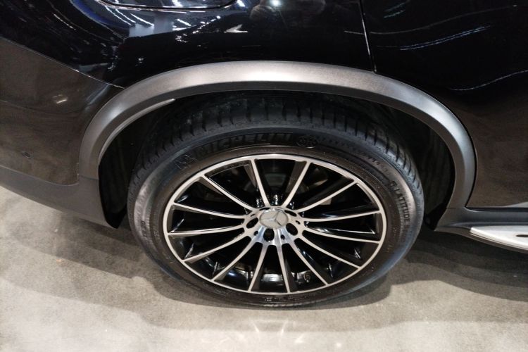 奔驰GLC轿跑 AMG 2017款 AMG GLC 43 4MATIC 轿跑SUV车身外观6008