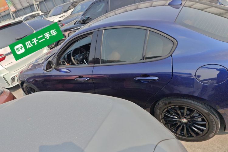 阿尔法·罗密欧 Giulia朱丽叶 2017款 2.0T 200HP 精英版车身外观4