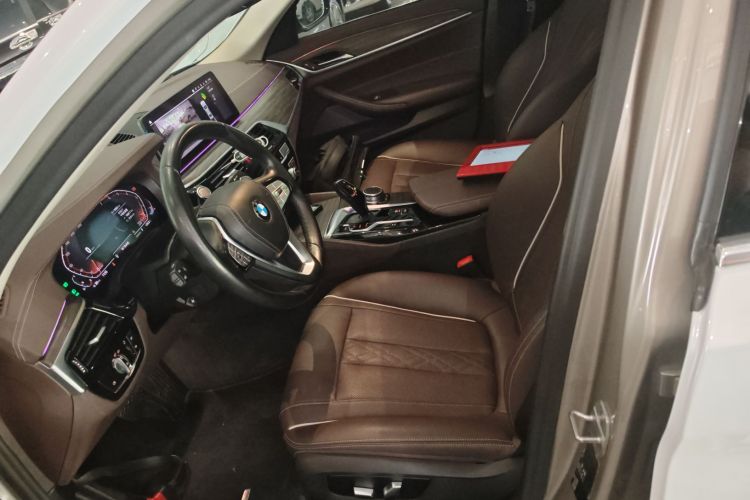 宝马5系 2021款 530Li 领先型 豪华套装中控内饰19