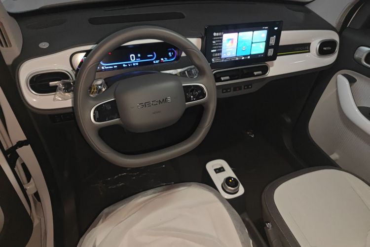 吉利银河 熊猫 2025款 210km 元气熊中控内饰12