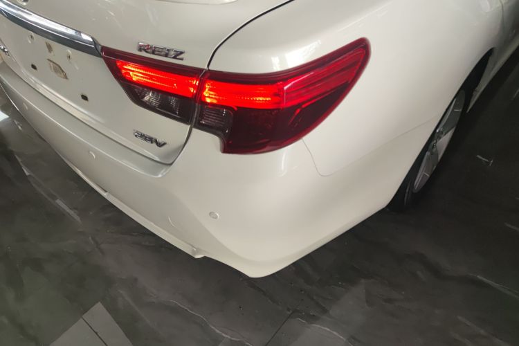 丰田 锐志 2013款 2.5V 菁锐版车身外观9