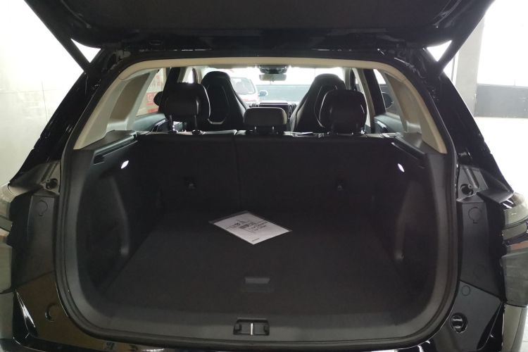 红旗HS3 PHEV 2024款 PHEV 115km 劲为版机舱底盘23