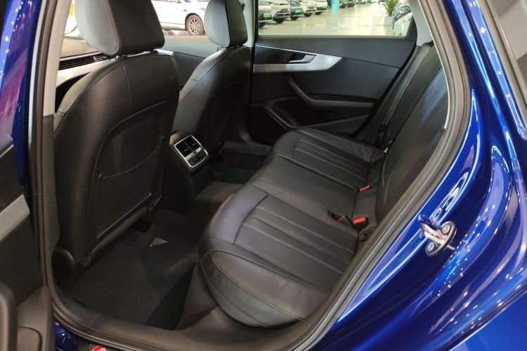 奥迪A4L 2018款 30周年年型 40 TFSI 时尚型中控内饰21