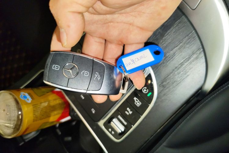 奔驰C级 2020款 C 200 L 时尚型运动版中控内饰11