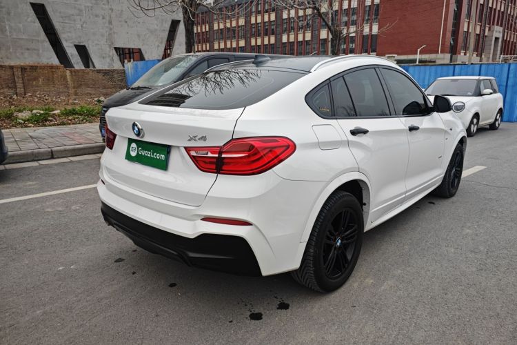 宝马X4 2016款 xDrive20i M运动型车身外观7