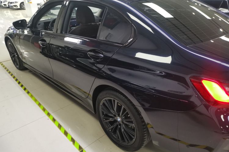 宝马3系 2023款 325Li M运动曜夜套装车身外观4