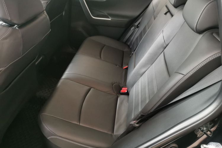 丰田 RAV4荣放 2023款 双擎 2.5L E-CVT两驱精英Plus版中控内饰7004