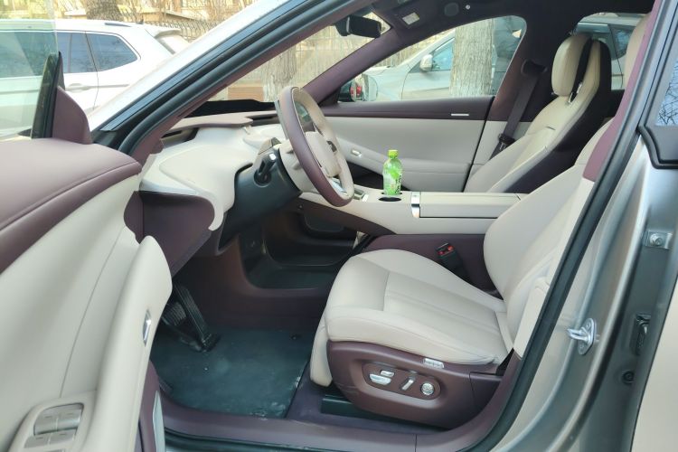 小米汽车 小米YU7 2025款 超长续航高性能四驱Max版中控内饰19