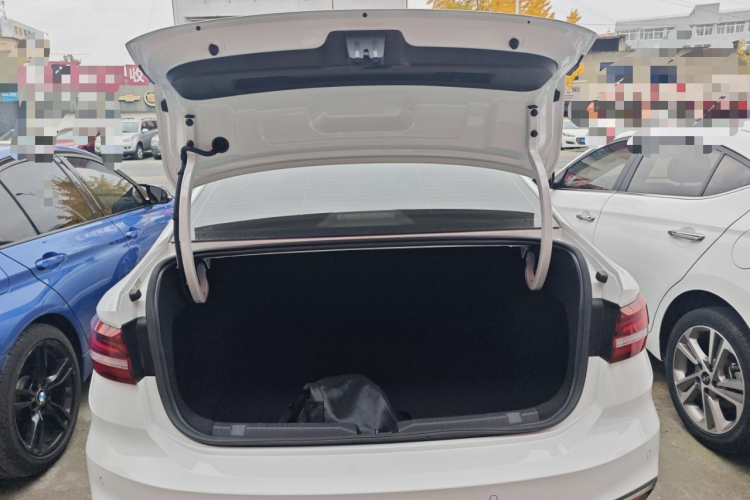 大众 朗逸 2024款 300TSI DSG满逸版机舱底盘23