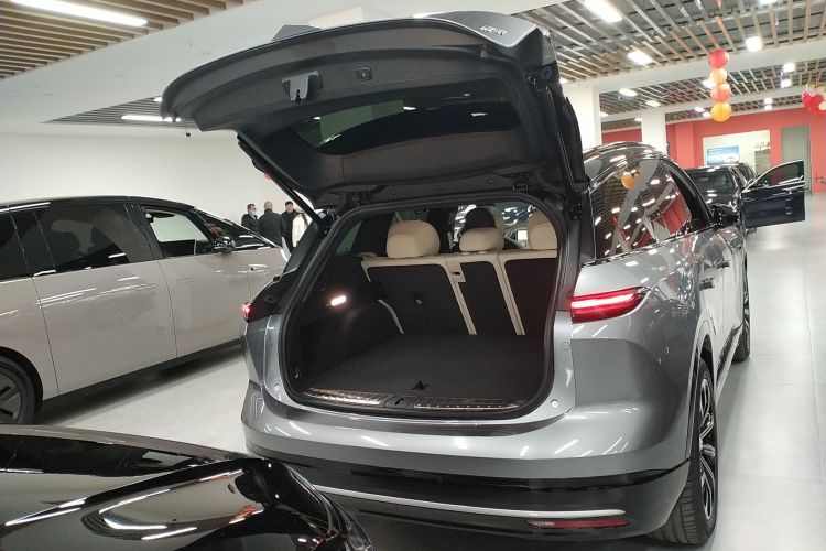 蔚来ES6 2025款 75kWh机舱底盘23