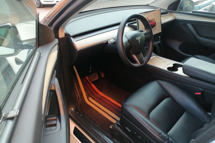 特斯拉 Model Y 2022款 后轮驱动版中控内饰20