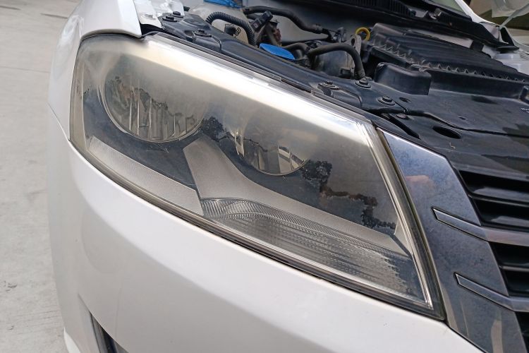 大众 朗行 2013款 1.6L 手动舒适型车身外观8