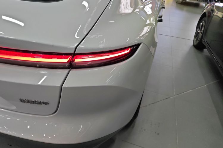 蔚来ET5 2022款 75kWh车身外观6006